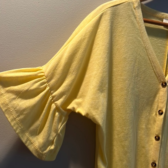 Bobbie Brooks Bell Sleeve Tie Front Button Down Lightweight Yellow Blouse Medium - Picture 2 of 6